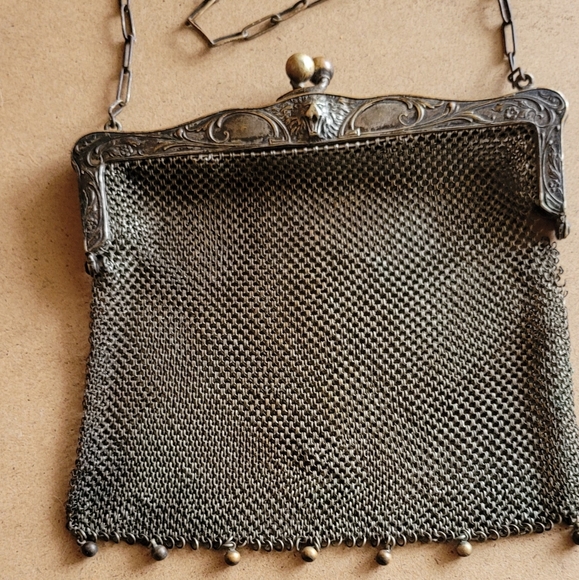 1906 mesh purse GERMAN SILVER lion repousse CHAINMAIL - Picture 1 of 5
